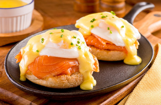 Full_eggs-benedict-with-smoked-salmon